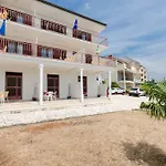 Rozaria شقة *