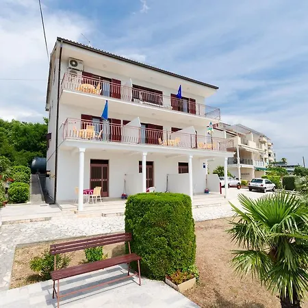 Apartment Rozaria *